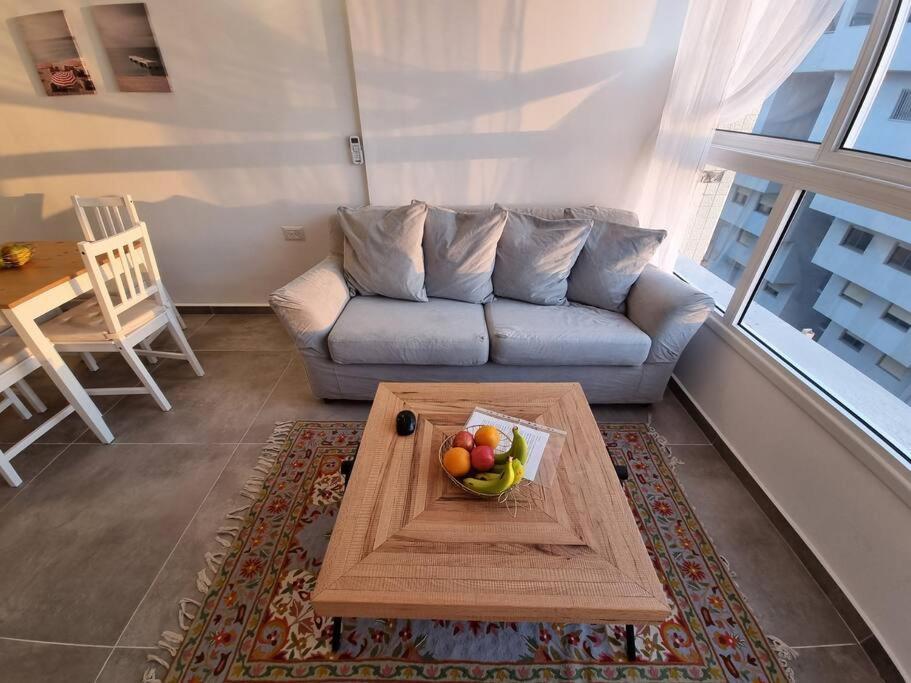 Beautiful 2-Bedroom Sea-View Apartment Netanja Exteriér fotografie